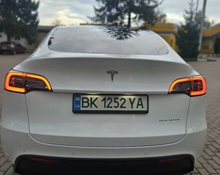 Тесла Model Y 2021 в Ровно на Automoto.ua Белый Тесла Model Y, объемом двигателя 0 л и пробегом 133 тыс. км за 22000 $, фото 12 на Automoto.ua