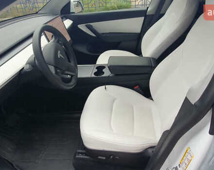 Білий Тесла Model Y, об'ємом двигуна 0 л та пробігом 74 тис. км за 25900 $, фото 12 на Automoto.ua