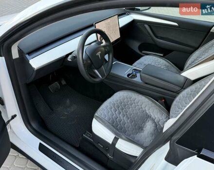 Белый Тесла Model Y, объемом двигателя 0 л и пробегом 78 тыс. км за 26800 $, фото 10 на Automoto.ua