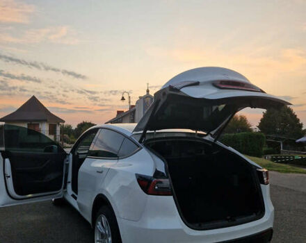 Белый Тесла Model Y, объемом двигателя 0 л и пробегом 105 тыс. км за 19700 $, фото 4 на Automoto.ua