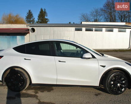 Белый Тесла Model Y, объемом двигателя 0 л и пробегом 54 тыс. км за 21600 $, фото 17 на Automoto.ua