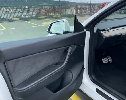 Білий Тесла Model Y, об'ємом двигуна 0 л та пробігом 119 тис. км за 23600 $, фото 21 на Automoto.ua