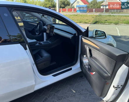 Белый Тесла Model Y, объемом двигателя 0 л и пробегом 120 тыс. км за 32500 $, фото 9 на Automoto.ua