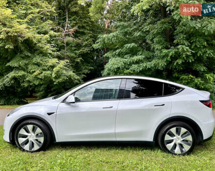 Белый Тесла Model Y, объемом двигателя 0 л и пробегом 5 тыс. км за 40500 $, фото 1 на Automoto.ua