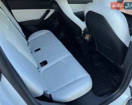 Тесла Model Y 2021 в Киеве на Automoto.ua Белый Тесла Model Y, объемом двигателя 0 л и пробегом 73 тыс. км за 29400 $, фото 24 на Automoto.ua