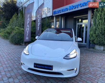 Белый Тесла Model Y, объемом двигателя 0 л и пробегом 39 тыс. км за 27300 $, фото 1 на Automoto.ua
