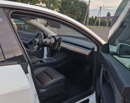 Белый Тесла Model Y, объемом двигателя 0 л и пробегом 105 тыс. км за 19700 $, фото 8 на Automoto.ua