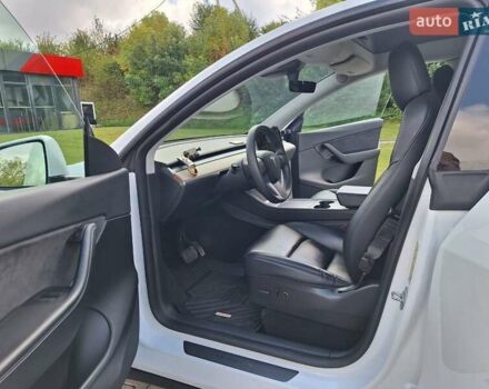 Білий Тесла Model Y, об'ємом двигуна 0 л та пробігом 75 тис. км за 30000 $, фото 8 на Automoto.ua