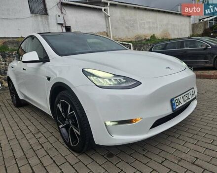 Тесла Model Y 2021 в Ровно на Automoto.ua Белый Тесла Model Y, объемом двигателя 0 л и пробегом 133 тыс. км за 22000 $, фото 20 на Automoto.ua