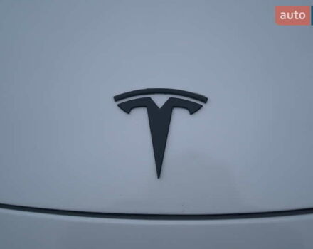 Білий Тесла Model Y, об'ємом двигуна 0 л та пробігом 66 тис. км за 23500 $, фото 33 на Automoto.ua