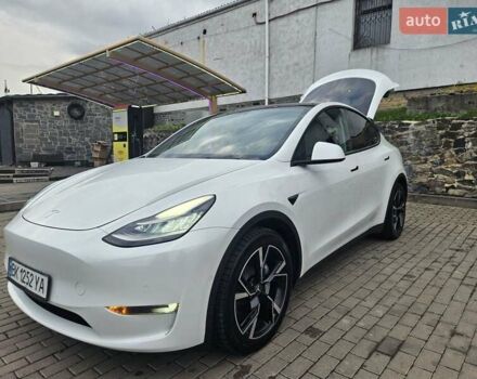 Тесла Model Y 2021 в Ровно на Automoto.ua Белый Тесла Model Y, объемом двигателя 0 л и пробегом 133 тыс. км за 22000 $, фото 21 на Automoto.ua