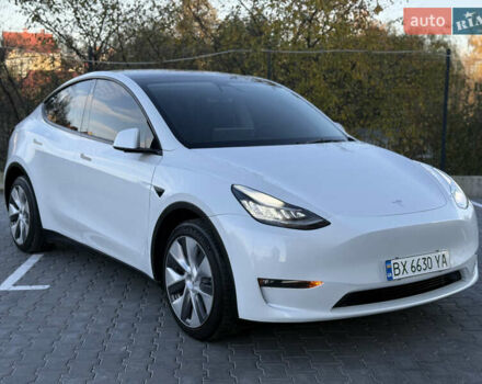 Тесла Model Y 2021 в Хмельницком на Automoto.ua Белый Тесла Model Y, объемом двигателя 0 л и пробегом 83 тыс. км за 25499 $, фото 1 на Automoto.ua