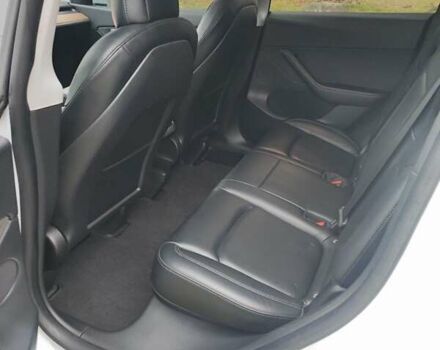 Белый Тесла Model Y, объемом двигателя 0 л и пробегом 59 тыс. км за 25999 $, фото 5 на Automoto.ua