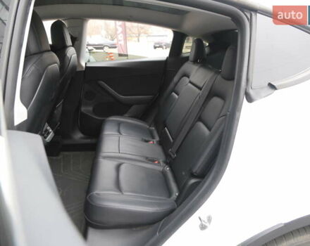 Белый Тесла Model Y, объемом двигателя 0 л и пробегом 121 тыс. км за 21900 $, фото 9 на Automoto.ua