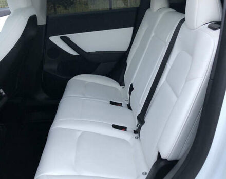 Білий Тесла Model Y, об'ємом двигуна 0 л та пробігом 63 тис. км за 22500 $, фото 2 на Automoto.ua