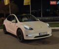 Белый Тесла Model Y, объемом двигателя 0 л и пробегом 58 тыс. км за 26250 $, фото 1 на Automoto.ua