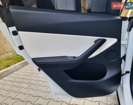Белый Тесла Model Y, объемом двигателя 0 л и пробегом 98 тыс. км за 23699 $, фото 36 на Automoto.ua