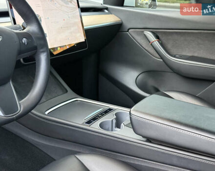 Тесла Model Y 2021 в Николаеве на Automoto.ua Белый Тесла Model Y, объемом двигателя 0 л и пробегом 80 тыс. км за 24999 $, фото 25 на Automoto.ua