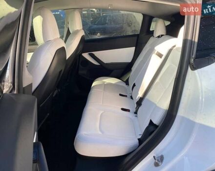 Білий Тесла Model Y, об'ємом двигуна 0 л та пробігом 54 тис. км за 21900 $, фото 17 на Automoto.ua
