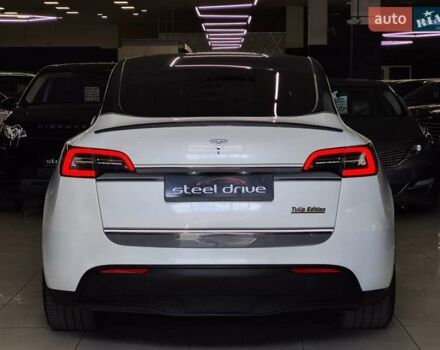 Білий Тесла Model Y, об'ємом двигуна 0 л та пробігом 58 тис. км за 26989 $, фото 5 на Automoto.ua
