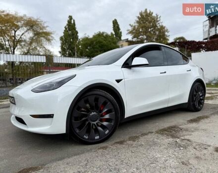 Белый Тесла Model Y, объемом двигателя 0 л и пробегом 88 тыс. км за 26999 $, фото 1 на Automoto.ua