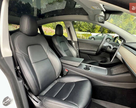 Тесла Model Y 2021 в Луцке на Automoto.ua Белый Тесла Model Y, объемом двигателя 0 л и пробегом 69 тыс. км за 22400 $, фото 17 на Automoto.ua