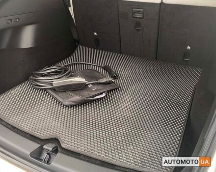 Белый Тесла Model Y, объемом двигателя 75 л и пробегом 45 тыс. км за 35999 $, фото 6 на Automoto.ua