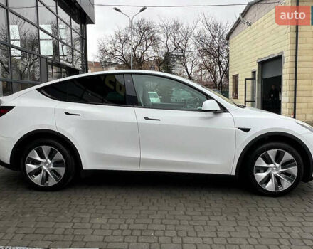 Білий Тесла Model Y, об'ємом двигуна 0 л та пробігом 60 тис. км за 24800 $, фото 7 на Automoto.ua