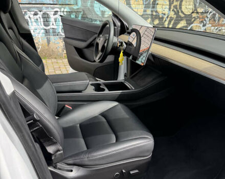 Белый Тесла Model Y, объемом двигателя 0 л и пробегом 122 тыс. км за 21800 $, фото 17 на Automoto.ua