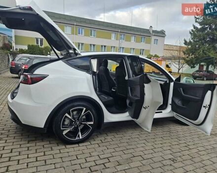 Тесла Model Y 2021 в Ровно на Automoto.ua Белый Тесла Model Y, объемом двигателя 0 л и пробегом 133 тыс. км за 22000 $, фото 32 на Automoto.ua