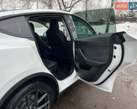 Білий Тесла Model Y, об'ємом двигуна 0 л та пробігом 88 тис. км за 24900 $, фото 26 на Automoto.ua