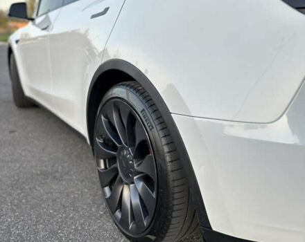 Белый Тесла Model Y, объемом двигателя 0 л и пробегом 51 тыс. км за 29500 $, фото 3 на Automoto.ua