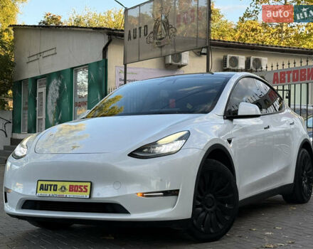 Тесла Model Y 2021 в Николаеве на Automoto.ua Белый Тесла Model Y, объемом двигателя 0 л и пробегом 80 тыс. км за 24999 $, фото 1 на Automoto.ua
