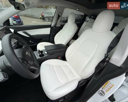 Белый Тесла Model Y, объемом двигателя 0 л и пробегом 80 тыс. км за 25500 $, фото 14 на Automoto.ua