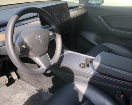 Белый Тесла Model Y, объемом двигателя 0 л и пробегом 25 тыс. км за 28100 $, фото 4 на Automoto.ua