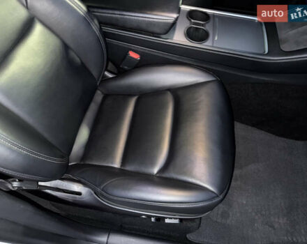 Белый Тесла Model Y, объемом двигателя 0 л и пробегом 128 тыс. км за 22600 $, фото 61 на Automoto.ua