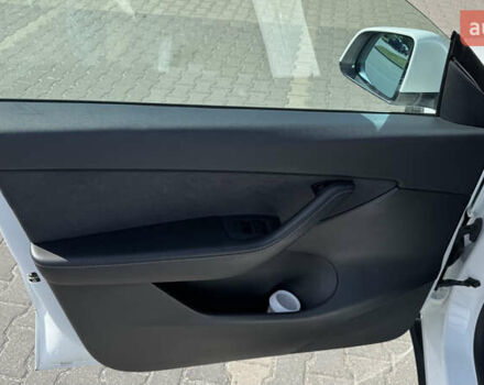 Белый Тесла Model Y, объемом двигателя 0 л и пробегом 44 тыс. км за 28500 $, фото 24 на Automoto.ua