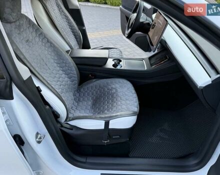 Білий Тесла Model Y, об'ємом двигуна 0 л та пробігом 78 тис. км за 26800 $, фото 13 на Automoto.ua