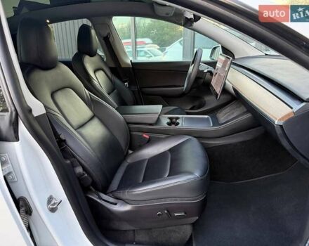 Белый Тесла Model Y, объемом двигателя 0 л и пробегом 156 тыс. км за 22500 $, фото 24 на Automoto.ua
