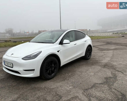 Белый Тесла Model Y, объемом двигателя 0 л и пробегом 88 тыс. км за 27500 $, фото 1 на Automoto.ua