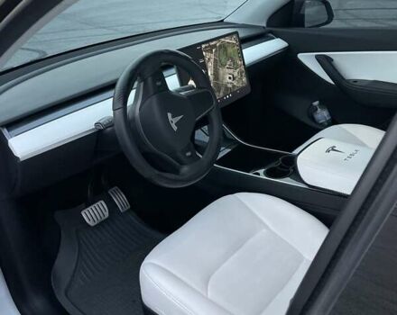 Белый Тесла Model Y, объемом двигателя 0 л и пробегом 39 тыс. км за 25999 $, фото 8 на Automoto.ua