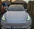 Тесла Model Y 2021 в Ровно на Automoto.ua Белый Тесла Model Y, объемом двигателя 0 л и пробегом 133 тыс. км за 22000 $, фото 3 на Automoto.ua