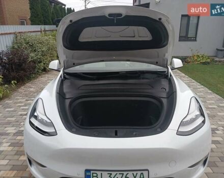 Белый Тесла Model Y, объемом двигателя 0 л и пробегом 195 тыс. км за 26000 $, фото 26 на Automoto.ua