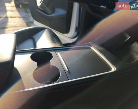 Білий Тесла Model Y, об'ємом двигуна 0 л та пробігом 86 тис. км за 25300 $, фото 11 на Automoto.ua