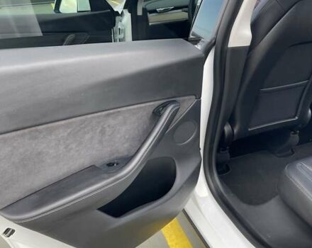 Білий Тесла Model Y, об'ємом двигуна 0 л та пробігом 119 тис. км за 23600 $, фото 13 на Automoto.ua