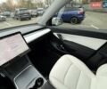 Белый Тесла Model Y, объемом двигателя 0 л и пробегом 80 тыс. км за 25500 $, фото 25 на Automoto.ua