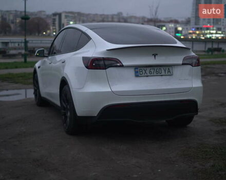 Білий Тесла Model Y, об'ємом двигуна 0 л та пробігом 66 тис. км за 23500 $, фото 60 на Automoto.ua