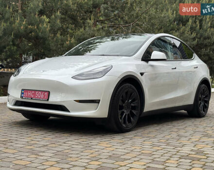 Белый Тесла Model Y, объемом двигателя 0 л и пробегом 122 тыс. км за 21800 $, фото 7 на Automoto.ua