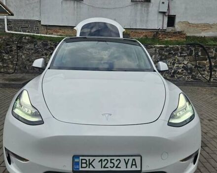 Тесла Model Y 2021 в Ровно на Automoto.ua Белый Тесла Model Y, объемом двигателя 0 л и пробегом 133 тыс. км за 22000 $, фото 28 на Automoto.ua
