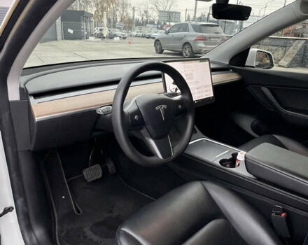 Белый Тесла Model Y, объемом двигателя 0 л и пробегом 76 тыс. км за 26700 $, фото 19 на Automoto.ua